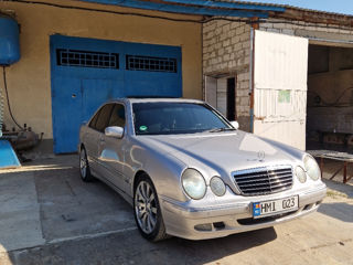 Mercedes E-Class foto 2