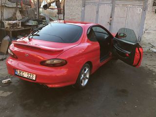 Hyundai Coupe foto 2