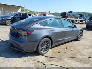 Tesla Model 3 foto 7