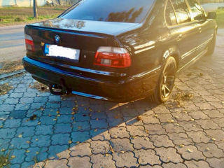 BMW 5 Series foto 10