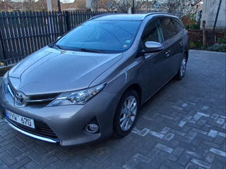 Toyota Auris foto 1