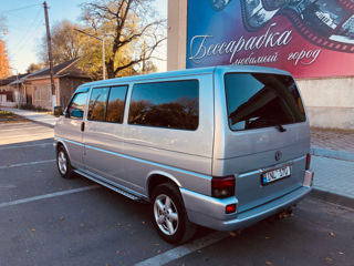 Volkswagen Caravelle foto 2