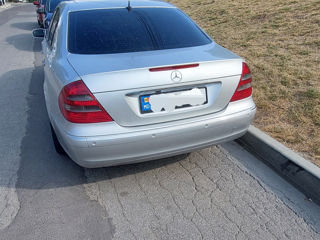 Mercedes E-Class foto 2