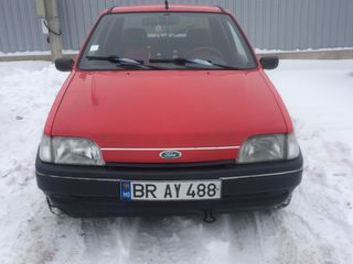 Ford Fiesta foto 2