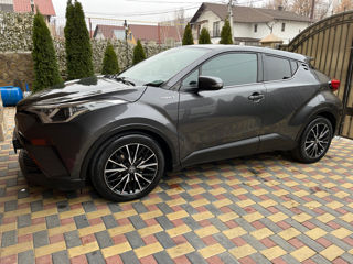 Toyota C-HR foto 9