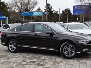 Volkswagen Passat foto 3