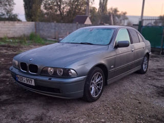 BMW 5 Series foto 3