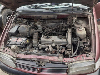 Mitsubishi Space Wagon foto 4