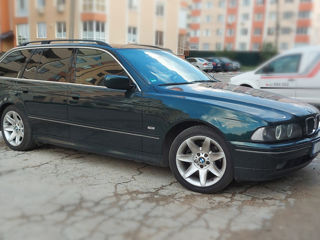 BMW 5 Series foto 2