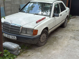 Mercedes 190 фото 0