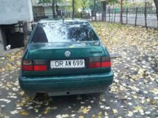 Volkswagen Vento foto 1