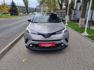 Toyota C-HR foto 2