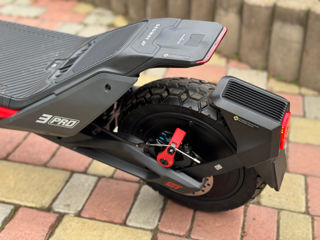 Продам электросамокат Segway Ninebot ZT3 PRO фото 4