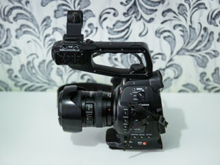 Canon C100 DAF + obiectiv Canon 24-105 f4 L IS + accesorii.