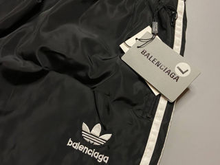 Pantaloni Adidas x Balenciaga foto 1