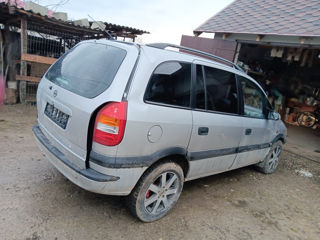 Opel Zafira foto 2