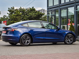 Tesla Model 3 foto 2