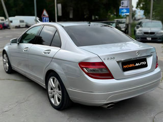 Mercedes C-Class foto 6