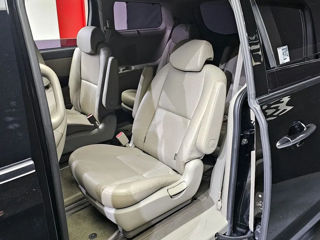 KIA Carnival foto 8