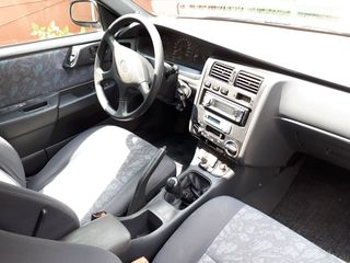 Toyota Carina foto 4