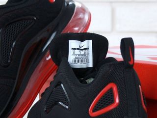 Nike Air Max 720 Black & Red foto 8