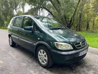 Opel Zafira foto 2