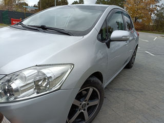 Toyota Auris foto 2