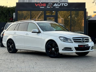 Mercedes C-Class Wagon foto 4