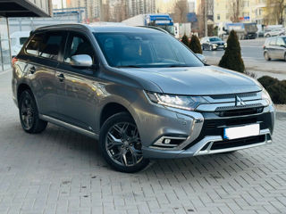 Mitsubishi Outlander foto 3