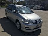 Toyota Avensis Verso foto 4