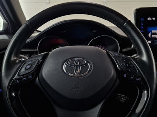 Toyota C-HR foto 14