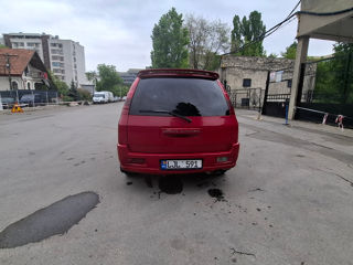Mitsubishi Space Runner foto 2