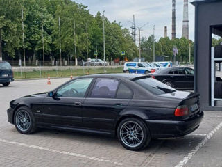 BMW 5 Series foto 9