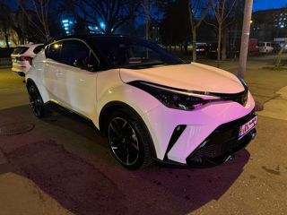 Toyota C-HR foto 2