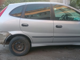 Nissan Almera Tino piese 2002 foto 2