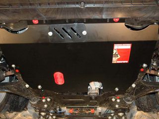 Защита картера Scut motor protectia   профессиональная установка Covorase auto Unidec коврики в авто foto 3