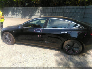 Tesla Model 3 foto 2