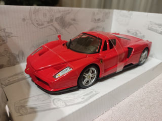 Ferrari 1:24