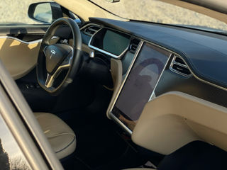 Tesla Model S foto 10