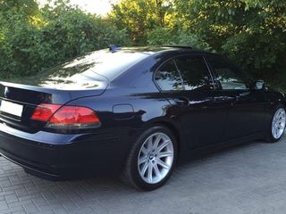 BMW 7 Series foto 3