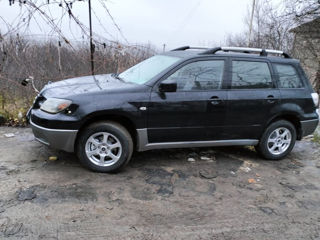 Mitsubishi Outlander foto 2