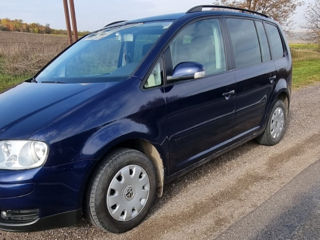 Volkswagen Touran foto 3