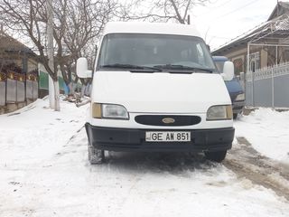 Ford Transit foto 1