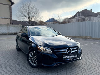 Mercedes C-Class foto 2