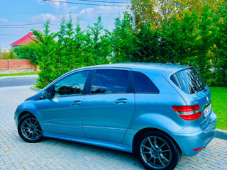 Mercedes B-Class foto 5