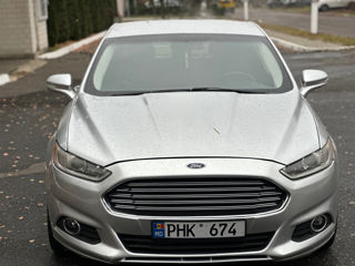 Ford Fusion foto 2