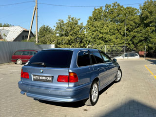 BMW 5 Series foto 4