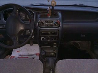 Daihatsu Sirion foto 4