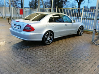 Mercedes E-Class foto 9