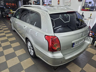 Toyota Avensis foto 3